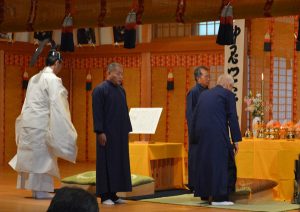 宗教法人・大本（出口紅教主）の開祖大祭を主とした祭典行事が３日から４日間、上野町の長生殿などで執り行われた。